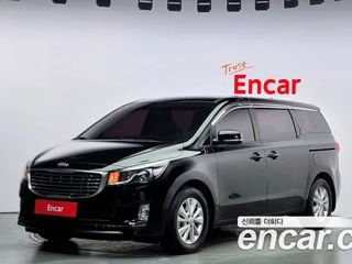 KIA Carnival foto 1