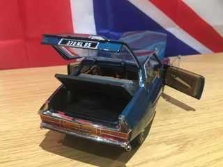 1:18 Norev 1972 Citroen SM foto 8