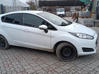 Ford Fiesta foto 7