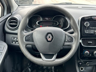 Renault Clio foto 12