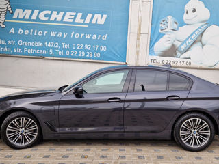 BMW 5 Series foto 7