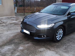 Ford Mondeo foto 2