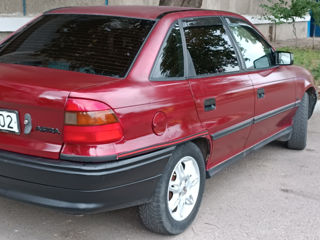 Opel Astra foto 2