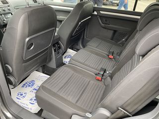 Volkswagen Touran foto 16