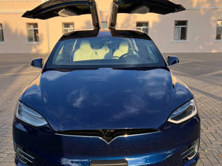 Tesla Model X foto 4