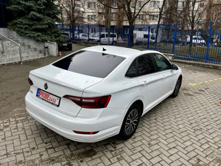 Volkswagen Jetta foto 8