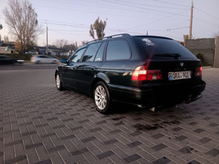 BMW 5 Series foto 8