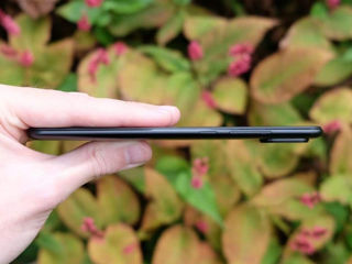 Xiaomi Mi A2 - nou, sigilat, 4/64 Gb, dual-sim, 4G (LTE). foto 4