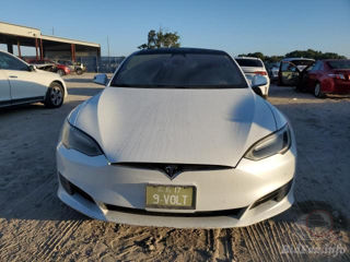 Tesla Model S foto 5