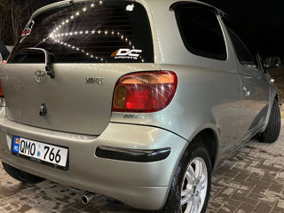 Toyota Yaris foto 2