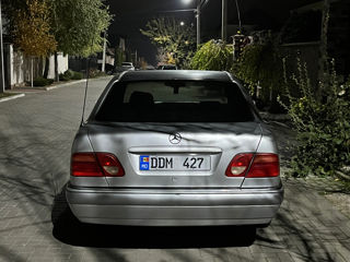 Mercedes E-Class foto 5