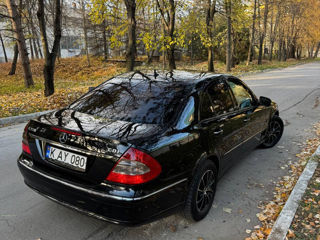 Mercedes E-Class foto 2