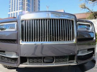 Rolls-Royce Cullinan foto 2