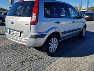 Ford Fusion foto 8