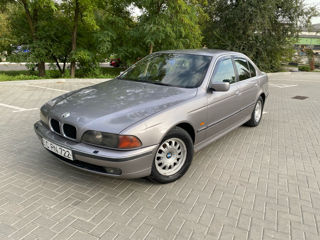 BMW 5 Series foto 10