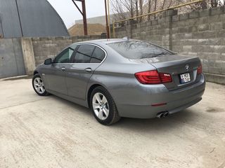 BMW 5 Series foto 4