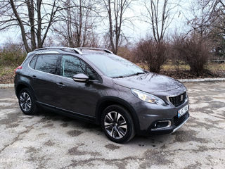 Peugeot 2008 foto 2