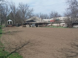 casa de locuit in centrul satului Slobozia Dusca foto 2