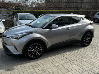 Toyota C-HR foto 2