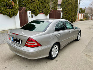 Mercedes C-Class foto 4