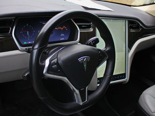 Tesla Model S foto 14