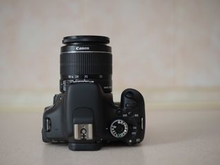 Canon 600D Kit (5000 cadre) foto 4