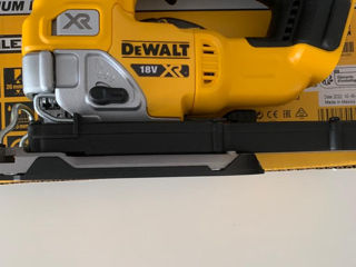 Лобзик аккумуляторный Dewalt 334 foto 2