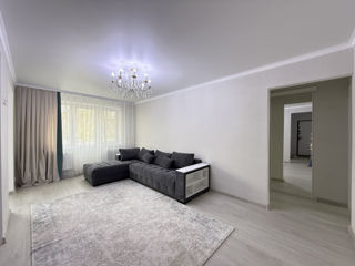 Apartament cu 3 camere,  9 cartier,  Bălți,  Bălți mun. foto 0