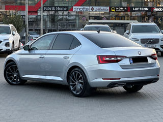 Skoda Superb foto 3