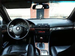 BMW 5 Series foto 3