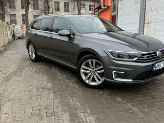 Volkswagen Passat foto 2