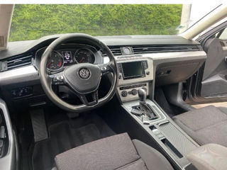 Volkswagen Passat foto 3