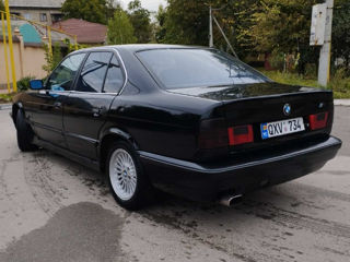 BMW 5 Series foto 2