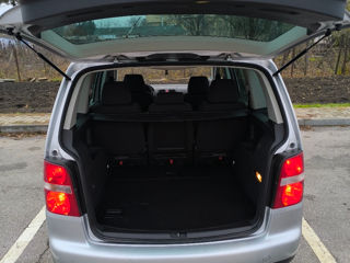 Volkswagen Touran foto 10