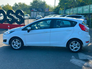 Ford Fiesta foto 8