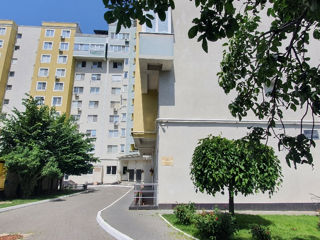 Apartament cu 2 camere, 75 m², Buiucani, Chișinău foto 1