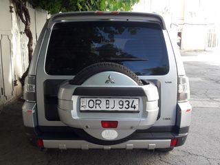 Mitsubishi Pajero foto 3