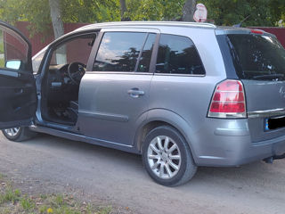 Opel Zafira foto 2