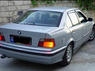 BMW 3 Series foto 2