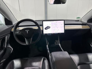 Tesla Model 3 foto 6