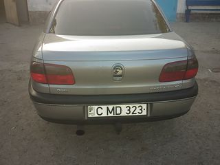 Opel Omega foto 7