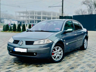 Renault Megane foto 2