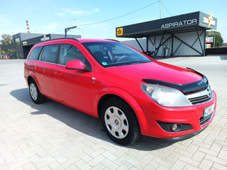 Opel Astra foto 1