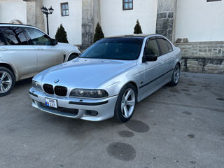 BMW 5 Series foto 2