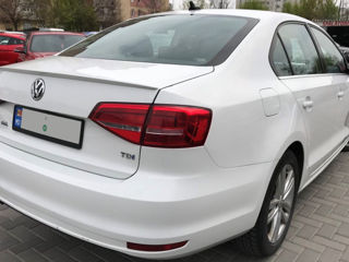 Volkswagen Jetta foto 4