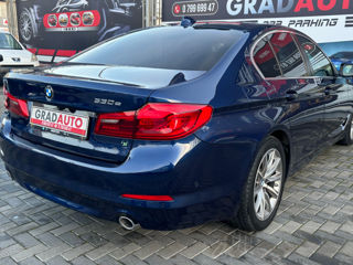 BMW 5 Series foto 6