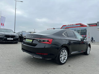 Skoda Superb foto 3