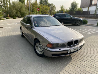 BMW 5 Series foto 5