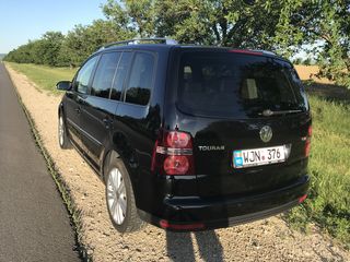 Volkswagen Touran foto 2