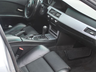 BMW 5 Series foto 6